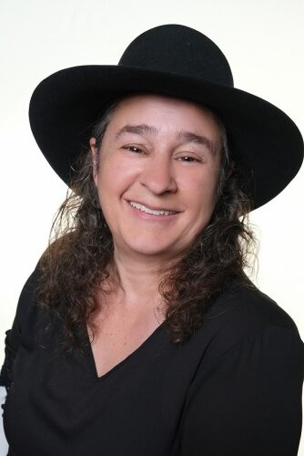 Photo of Angela Hilderbrand